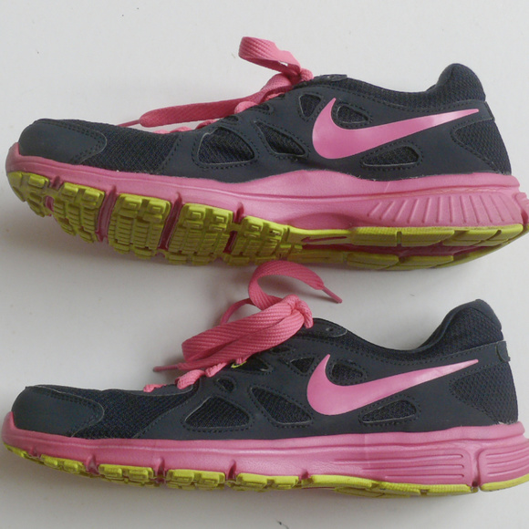 Nike Shoes - NIKE Revolution 2 running shoes sneakers sz 11